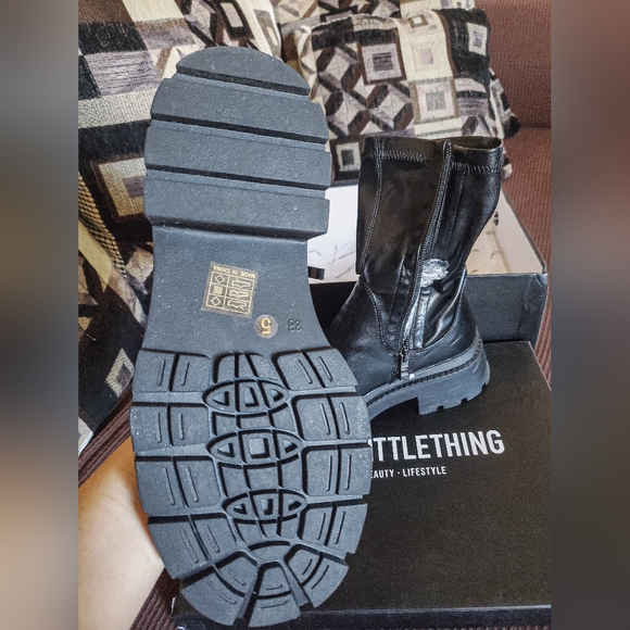 PrettyLittleThing Ankle Boots - Picture 2 of 5